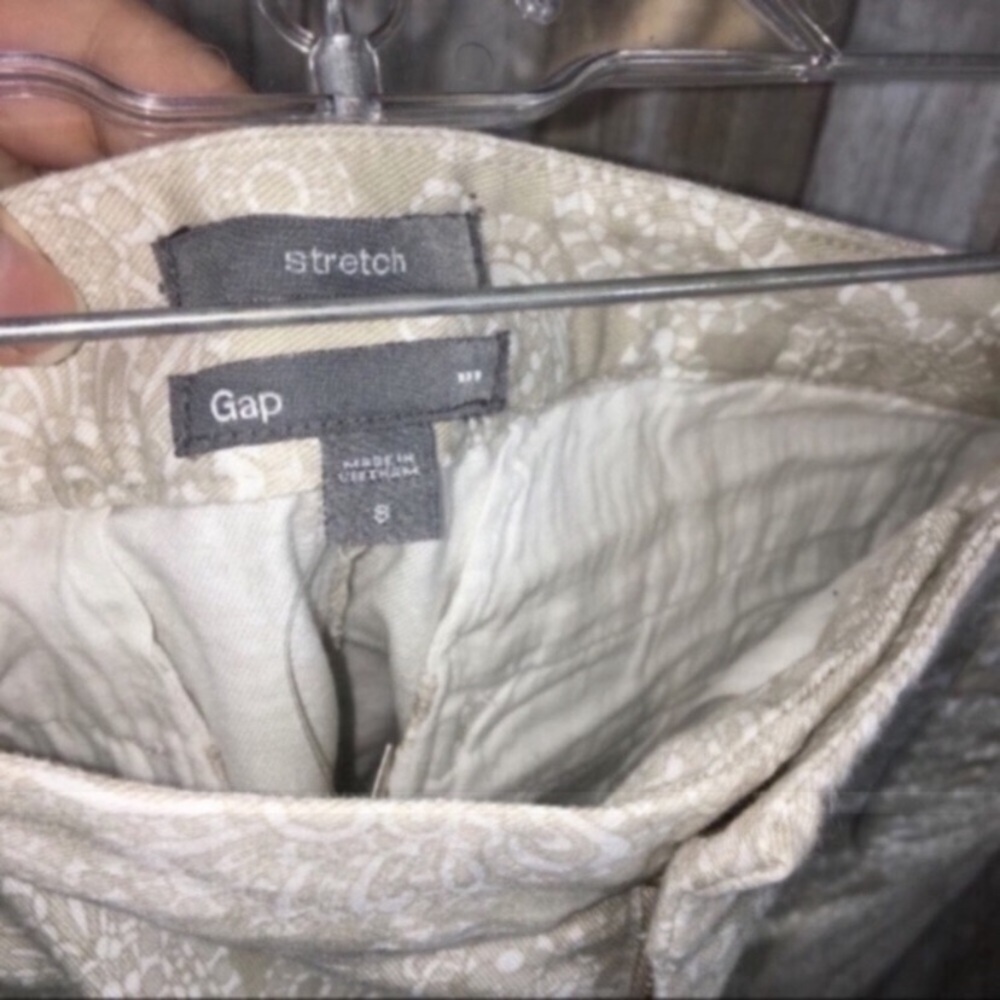 Gap Tan Patterned Shorts - Picture 4 of 5